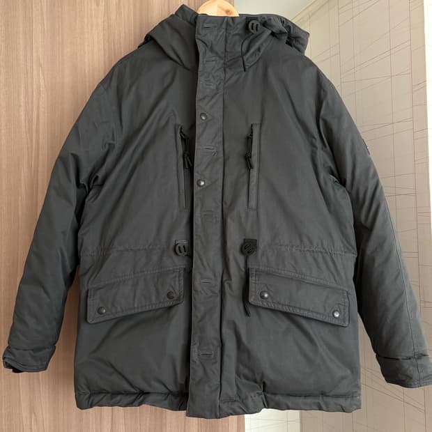 이스트로그 구스다운 m팔아요