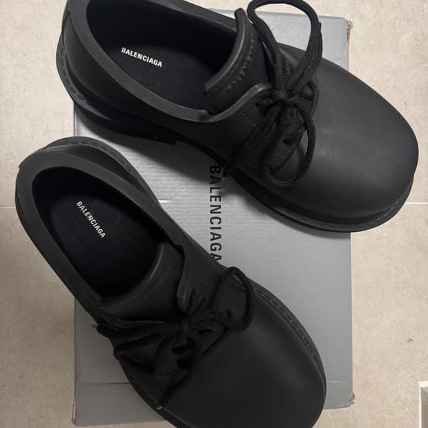 발렌시아가 스테로이드 더비 블랙 42