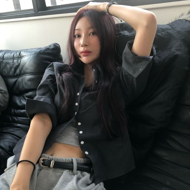 오솔OSOL 슬림핏 크롭 셔츠 차콜