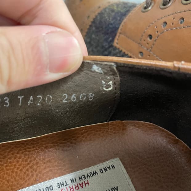 아디다스 오즈위고 235