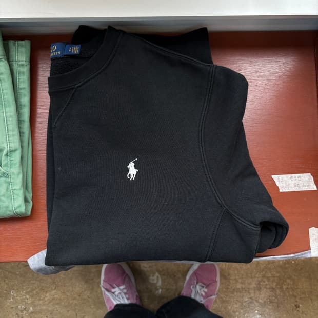 폴로 블랙 맨투맨