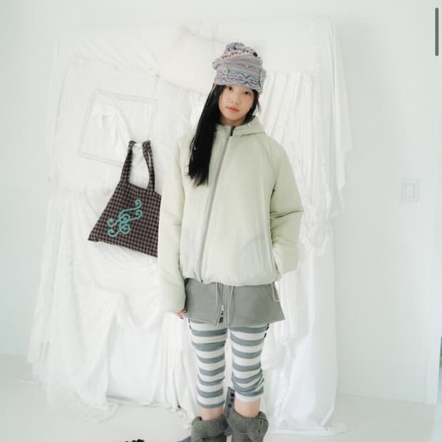 인앤양하모니 리버시블 패디드자켓 피스타치오