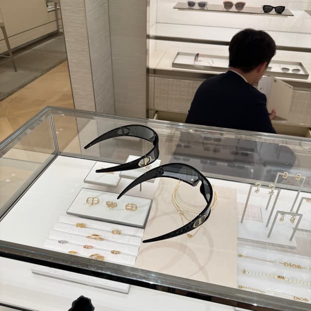 (새상품) 디올 Very Dior M1U 선글라스