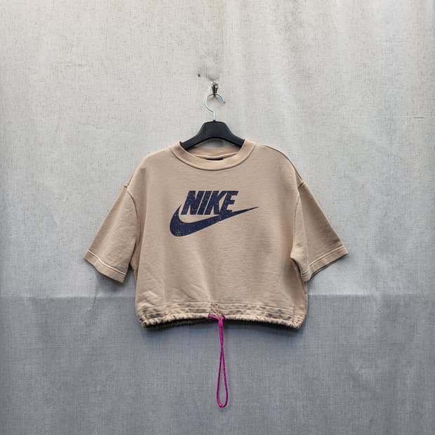 나이키 크롭 반팔티 베이지