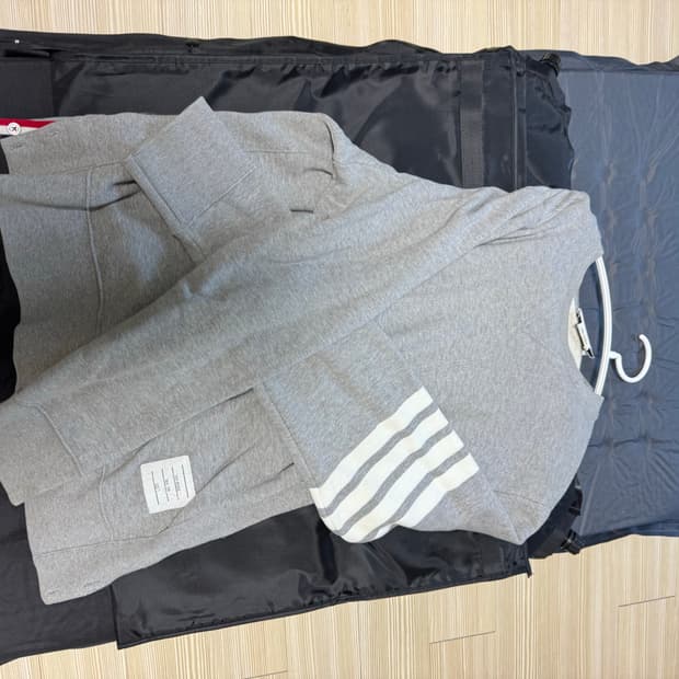 톰브라운4선완장맨투맨 5사이즈