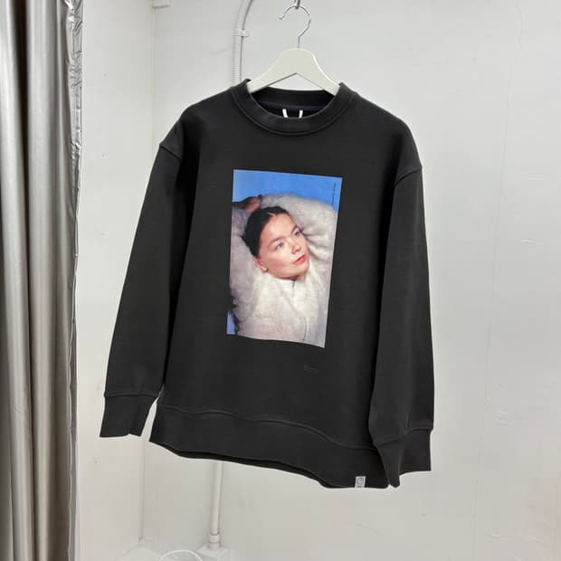 bjork 비요크 스웻 셔츠