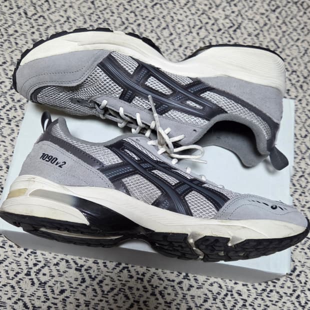 아식스 젤 1090 V2 오이스터그레이 275