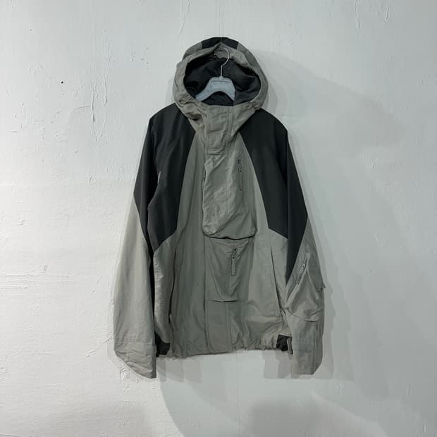 언더마이카 라이칸 멀티포켓 자켓