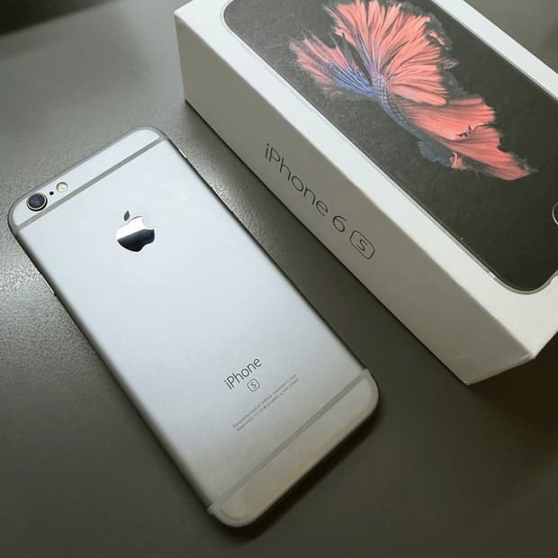 아이폰 6s 스페이스 그레이 64GB 무음카메라 (배터리성능 100)