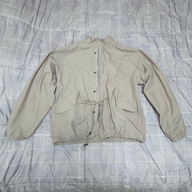 베이지 자켓