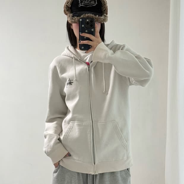 스투시 아이보리 로고 후드집업