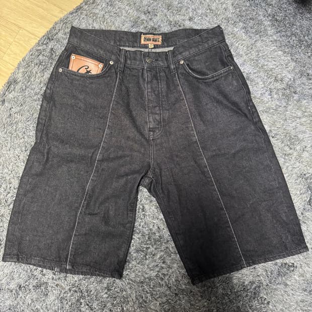 [M,32] corteiz 데님 쇼츠 블랙