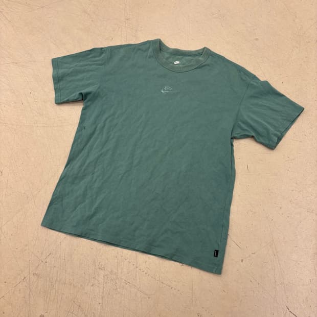 나이키 센터로고 반팔티
