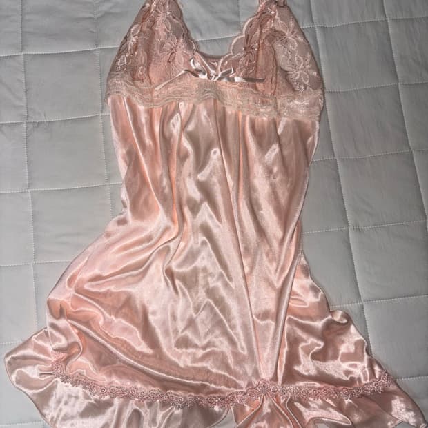 히메갸루 새틴 슬리브리스 원피스 리즈리사 트랄라라 엑시즈팜