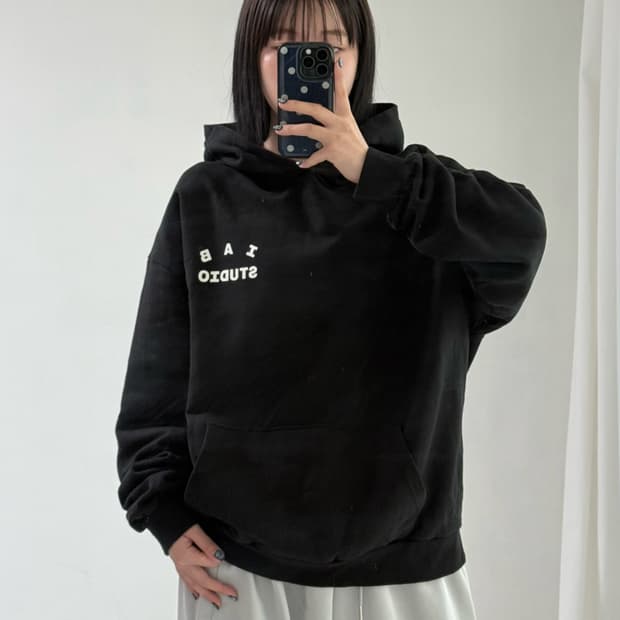 아이앱스튜디오 블랙 후드티