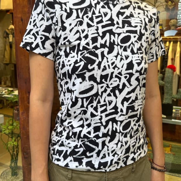 Come des Garcons letter graphic t-shirts