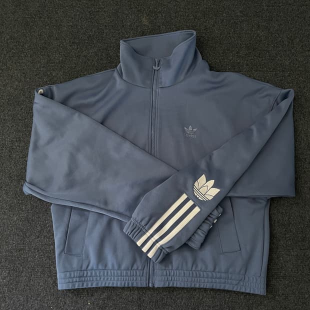 아디다스 크롭 트랙탑