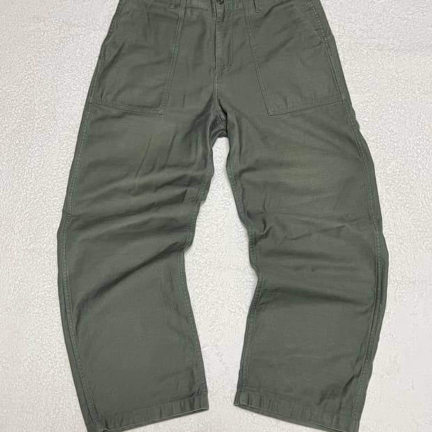 무신사스탠다드 카키 팬츠