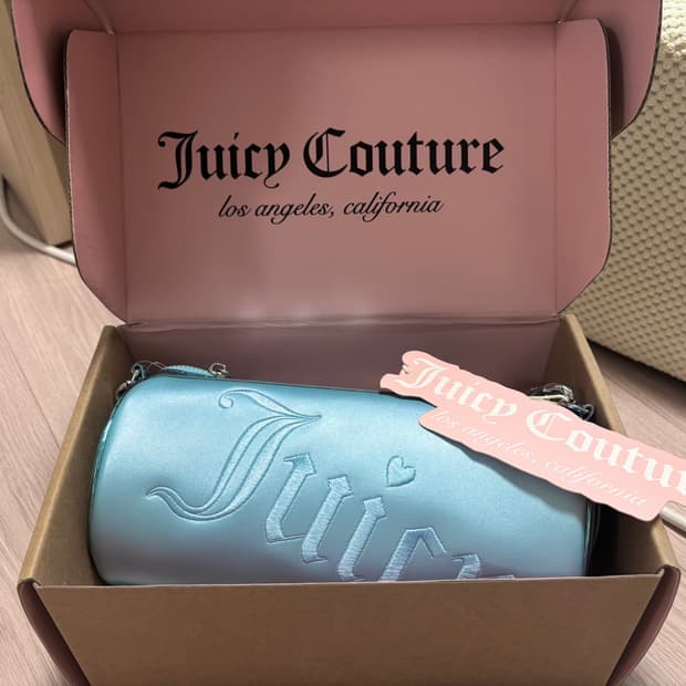 급처/새제품) 쥬시꾸뛰르 스카이블루 자수 숄더백