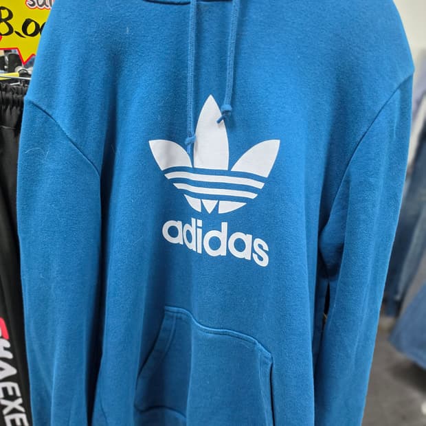 아디다스 빅로고 후드티