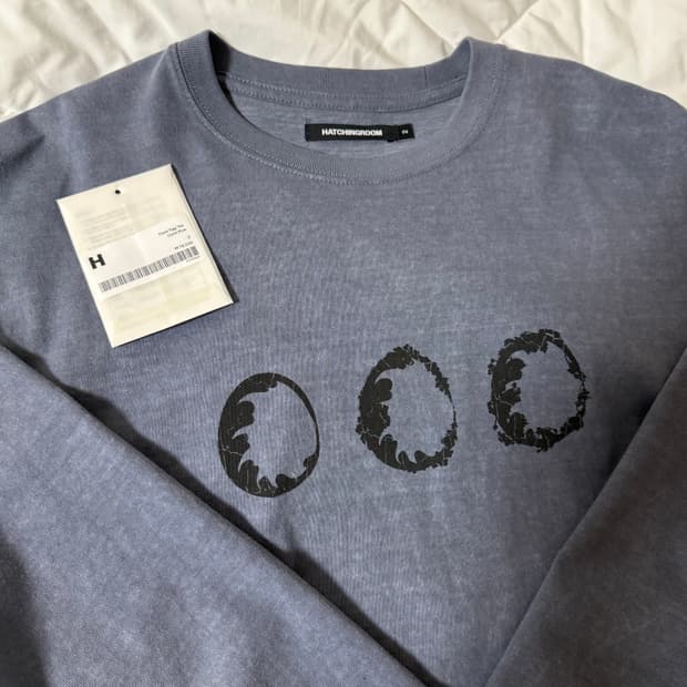 해칭룸 플로럴 에그티 다이드 블루 롱슬리브