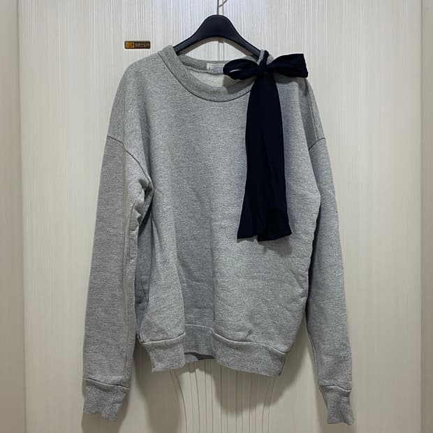 프레임(FRAME) 그레이 리본 맨투맨 S