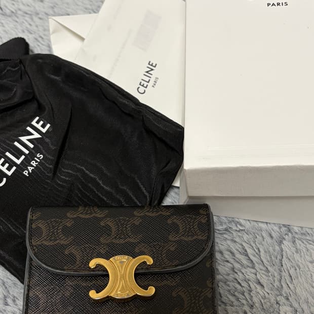 셀린느 트리오페 캔버스 플랩 지갑