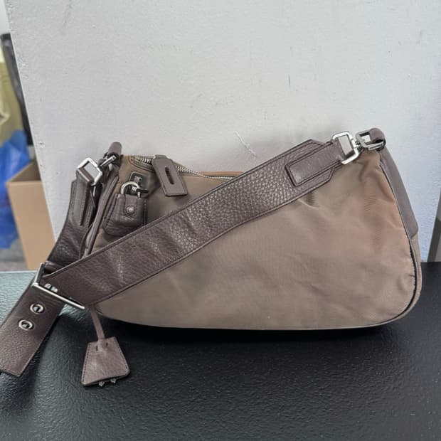 프라다 포코노 숄더백