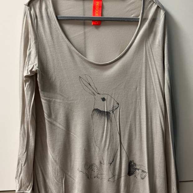 토끼 단추 긴팔티셔츠