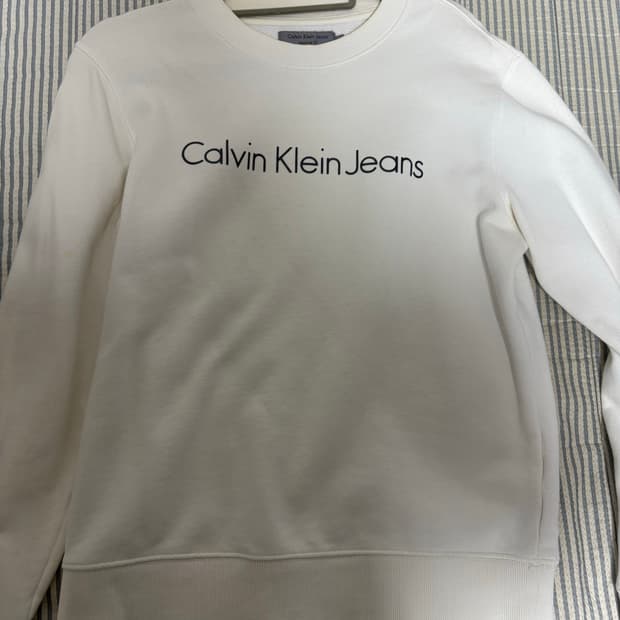 캘빈클라인 흰색 맨투맨 s