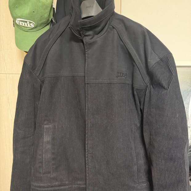 준지25fw 페이크 스웨이드 코듀로이 점퍼 판매합니다.