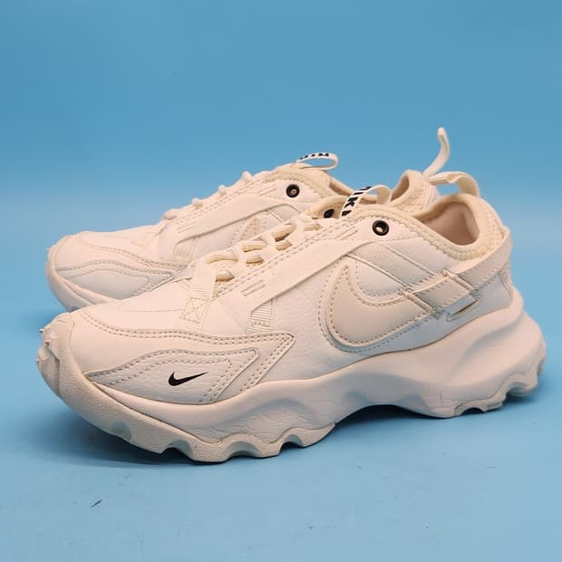 z 나이키 TC 7900 여성운동화230