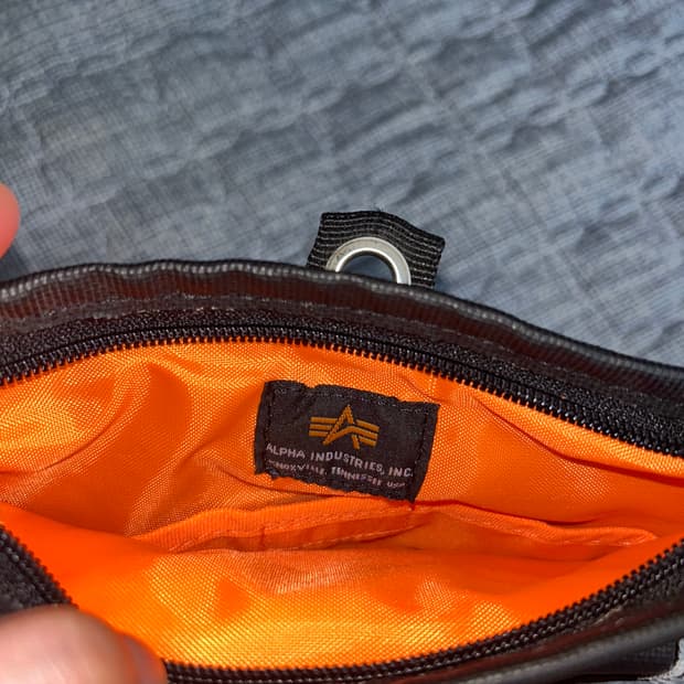 알파인더스트리 크로스백