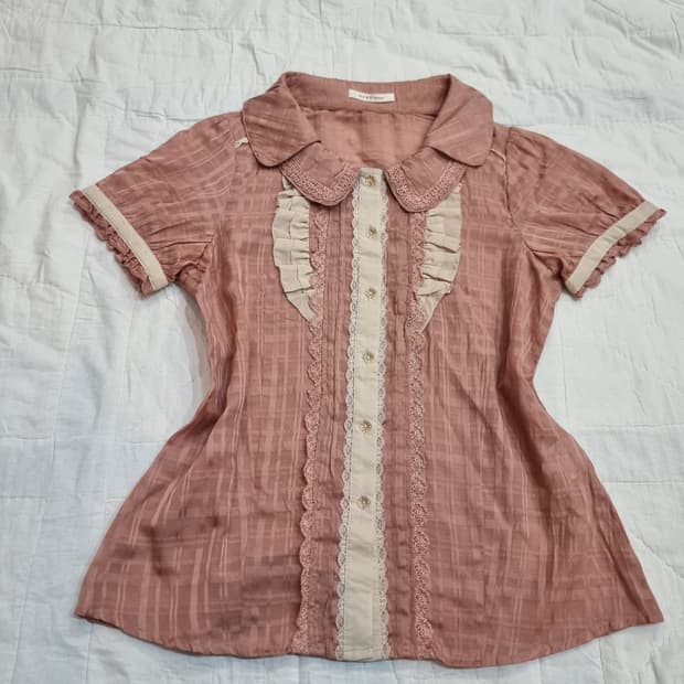 Axes femme 로맨틱 프릴 카라 블라우스