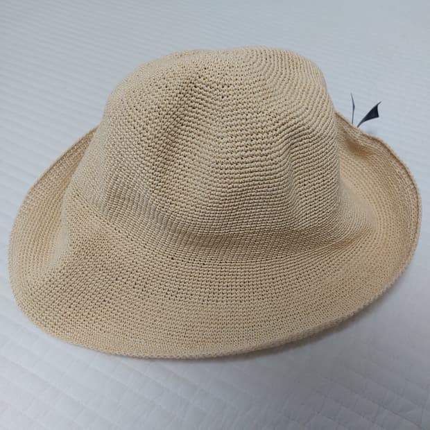 코스 베이지 니티드 뜨개모자