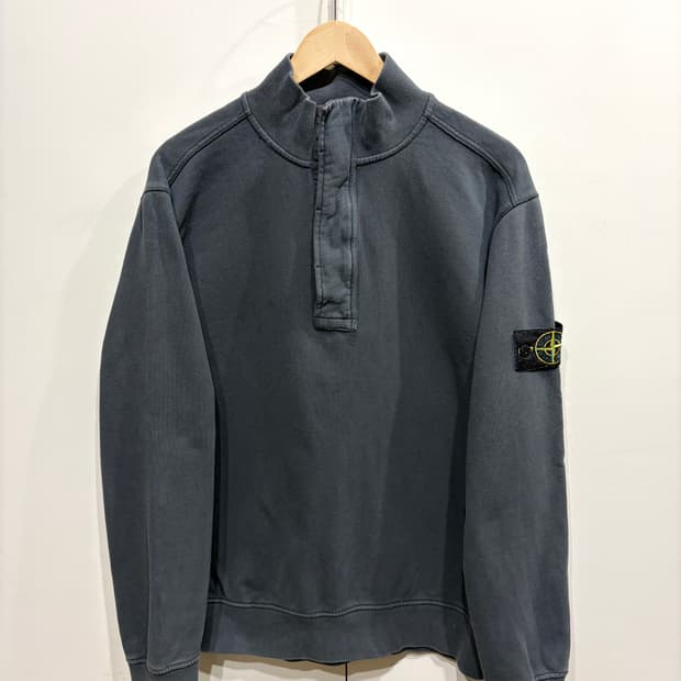 스톤아일랜드 하프 집업 스웻 셔츠