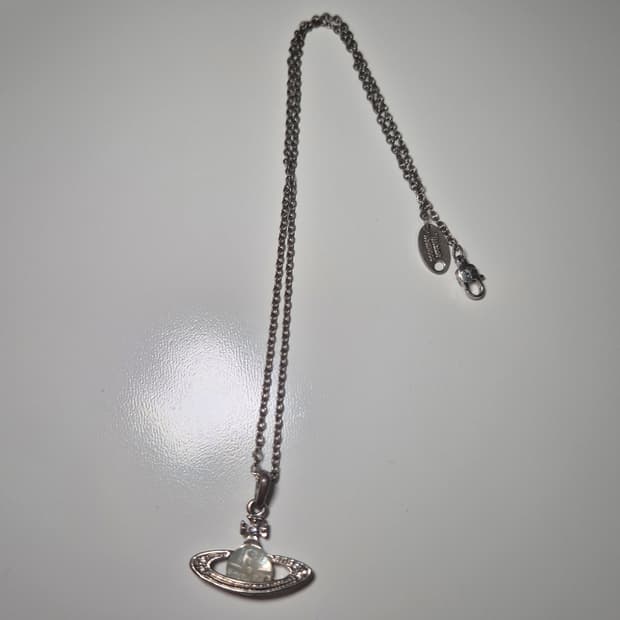 비비안웨스트우드 목걸이 (박스X, 더스트백o)