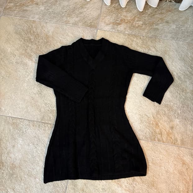 브이넥 니트 원피스