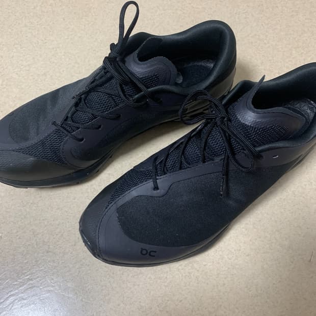 온러닝 x 포스트 아카이브 팩션 블랙