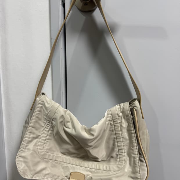 마뗑킴 버클백 아이보리 (사용감 많음 저렴)