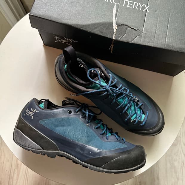 아크테릭스 고어텍스 컨실LT 등산화 250mm