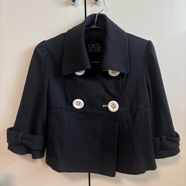세실맥비 더블 버튼 크롭 자켓