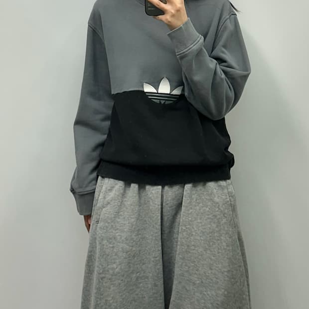 아디다스 트레포일 배색 맨투맨