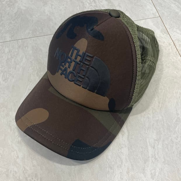 노스페이스(THE NORTH FACE) 우드랜드 카모 로고 트러커 캡