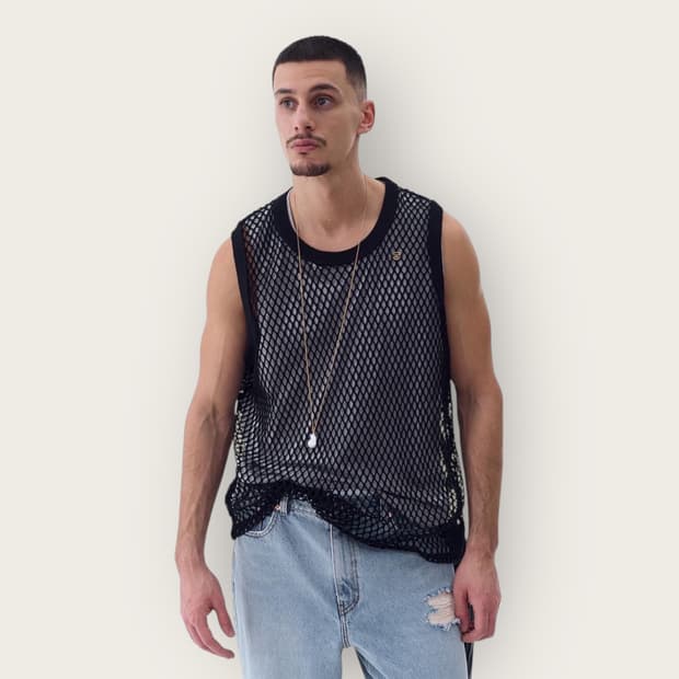 L/ 렉토 허니콤 슬리브리스 탑 블랙