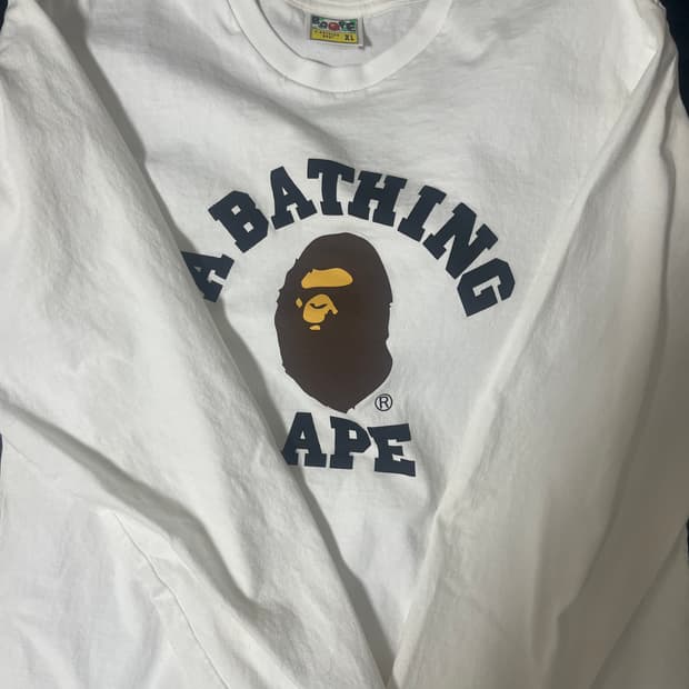 베이프 컬러지 롱슬리브 티셔츠 화이트