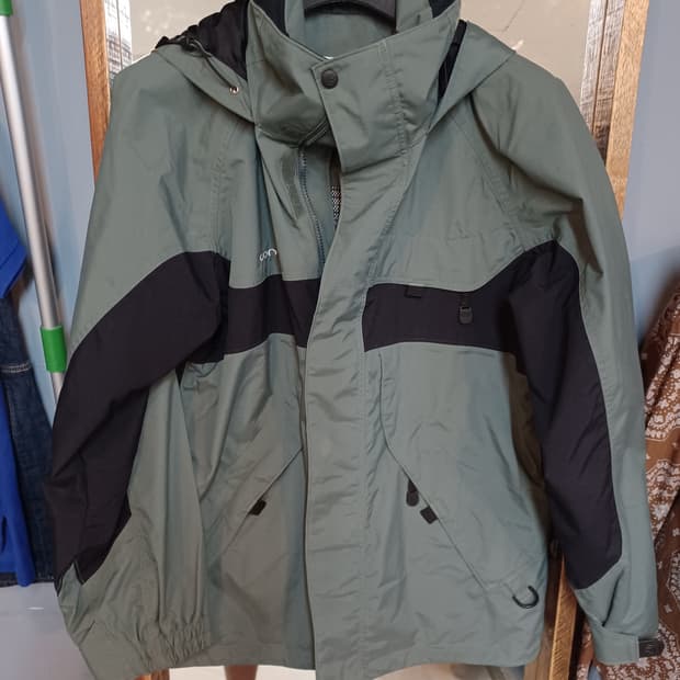 콜롬비아 컨버트 옴니쉴드 대장급 바람막이 자켓 m~xl