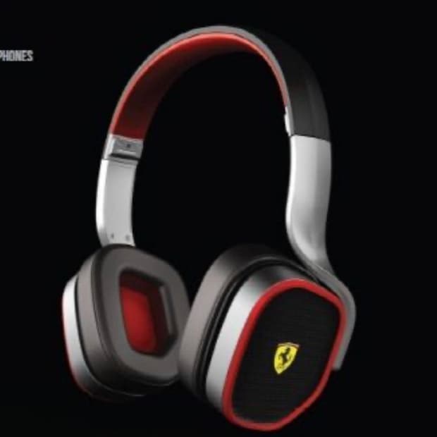 페라리 Ferrari by Logic3 브랜드의 헤드폰
