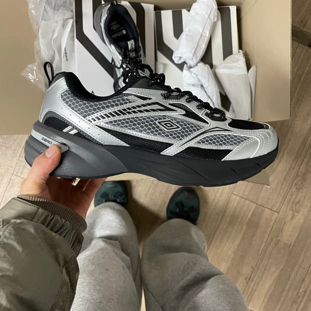 엄브로 리젠트 270