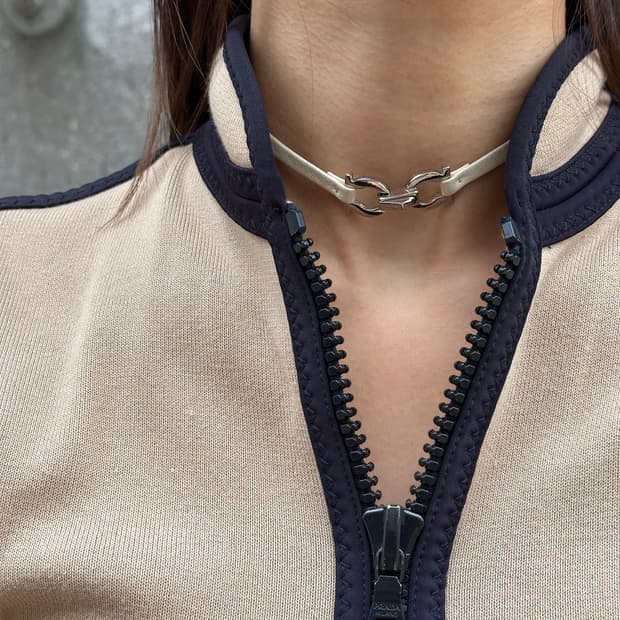 Ferragamo Gancini White Leather Choker N
